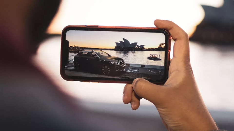 Using phygital experiences to drive trade for your business in 2025